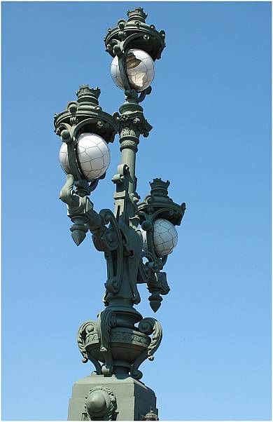 sightseeing-8 in St.Petersburg(RU), bridge(detail) over the Neva
